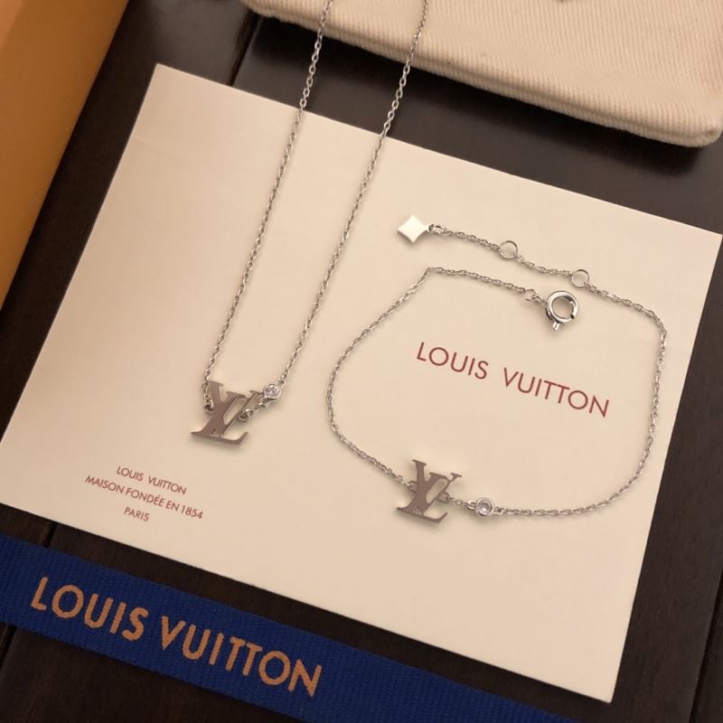 Louis Vuitton Necklaces